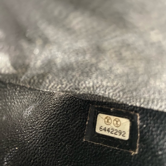 CHANEL Quilted Medallion Tote in Patent Black - Picture 6 of 10